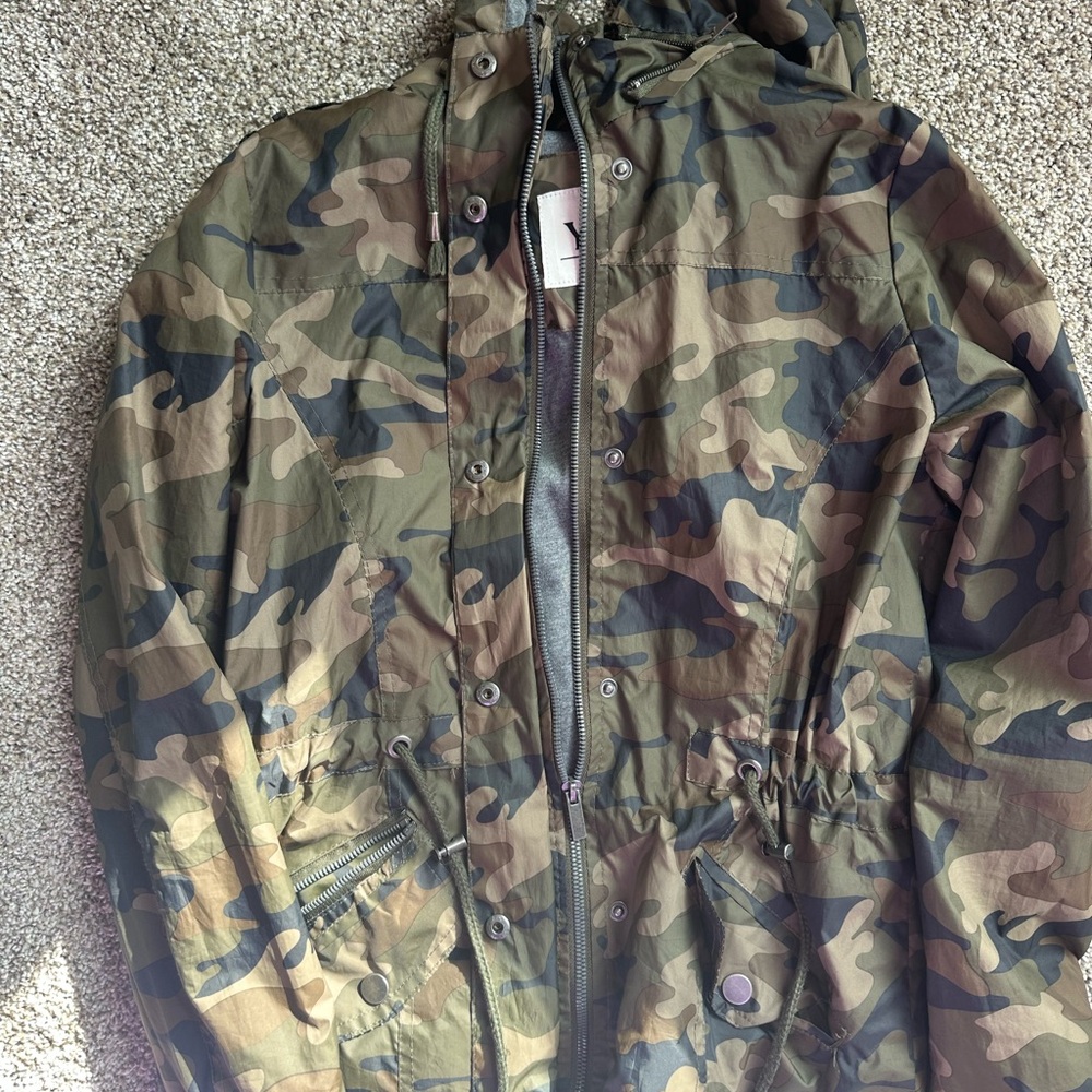 Stylish Camouflage Utility Jacket